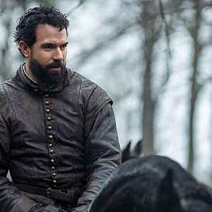 Bilder Becoming Elizabeth