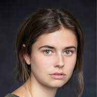 Bilder Alison Oliver