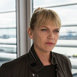 Bilder Helen Dorn: Das rote Tuch