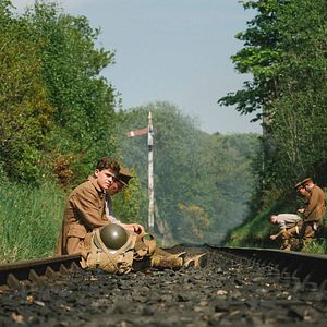 Bilder The War Below