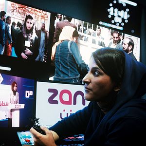 Bilder In The Rumbling Belly Of Motherland