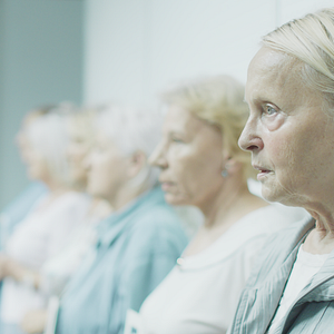 Bilder Kobieta na dachu