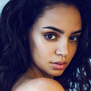 Bilder Yazzmin Newell