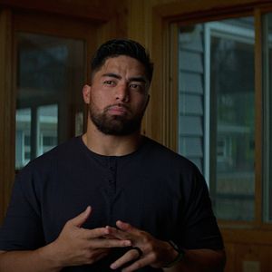 Bilder The Woman In The Wall