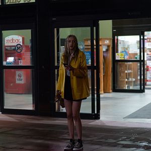 Bilder Shattered - Gefährliche Affäre