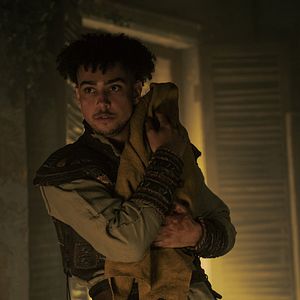 Bilder Archie Madekwe