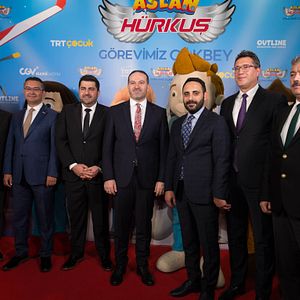 Bilder Aslan Hürküs: Görevimiz Gökbey