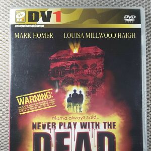 Bilder Never Play with the Dead