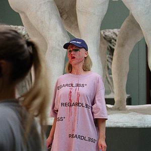 Bilder Sick Of Myself