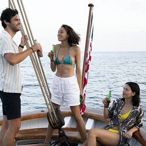 Bilder Into The Deep - Dunkles Geheimnis