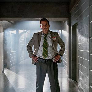 Bilder Who Killed Santa? A Murderville Murder Mystery