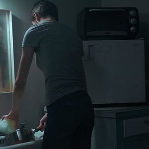 Bilder They're Inside - Can We Watch?