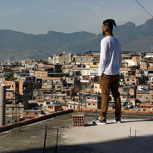 Bilder Bigger Than Us