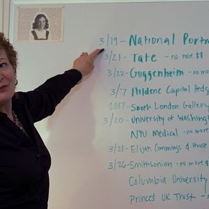 Bilder All The Beauty And The Bloodshed