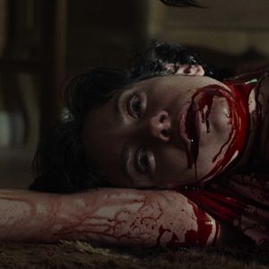 Bilder The Communion Girl