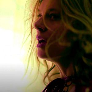 Bilder Love Is A Dog From Hell