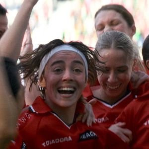 Bilder Marinette - Kämpferin. Fussballerin. Legende.