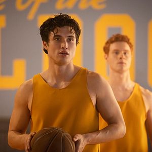 Bilder Charles Melton