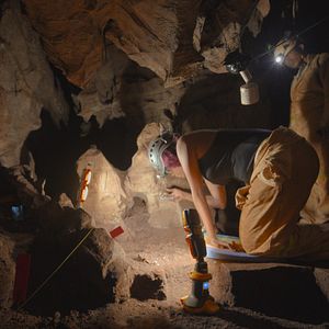 Bilder Unbekannt: Die Knochenhöhle