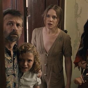 Bilder Unfamiliar - Fremde Bedrohung