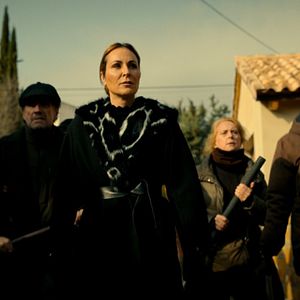 Bilder Everyone Will Burn