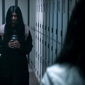 Bilder It Lives Inside