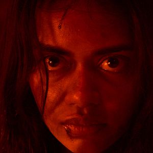 Bilder It Lives Inside