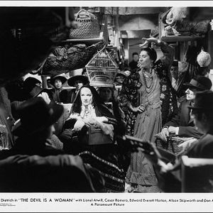 Bilder Der Teufel ist eine Frau