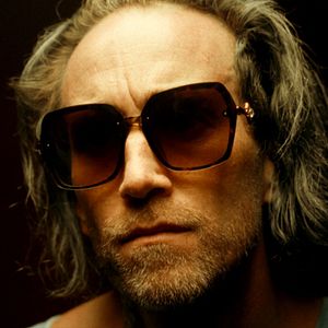 Bilder Something In The Dirt