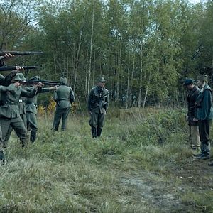 Bilder Betrayal - Zwischen den Fronten