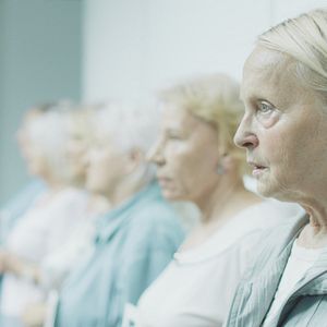 Bilder Kobieta na dachu