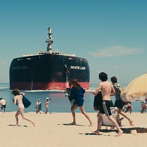 Bilder Leave the World Behind