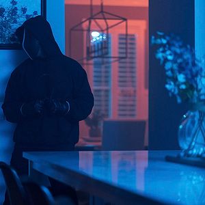 Bilder I'll Be Watching - Zuhause hört Dich niemand schreien