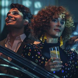 Bilder Girl You Know It's True