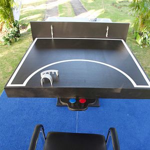 Bilder Us Or Them - Spiel auf Leben und Tod