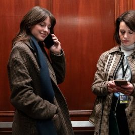 Bilder The Girls On The Bus