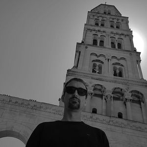 Bilder Through the Graves the Wind Is Blowing