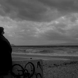 Bilder Through the Graves the Wind Is Blowing
