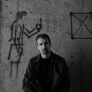 Bilder Through the Graves the Wind Is Blowing