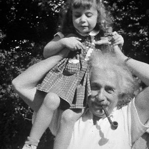 Bilder Einstein und die Bombe