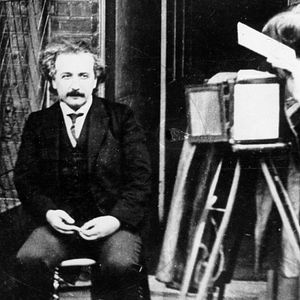 Bilder Einstein und die Bombe
