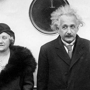 Bilder Einstein und die Bombe