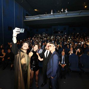 Bilder Zaferin Rengi