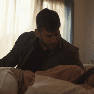 Bilder Godless - Der Exorzismus der Lara Levonde