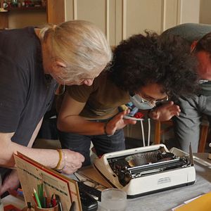 Bilder The Typewriter and Other Headaches 