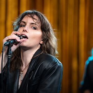 Bilder Die schöne Rebellin