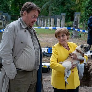 Bilder Miss Merkel – Ein Uckermark-Krimi: Mord auf dem Friedhof