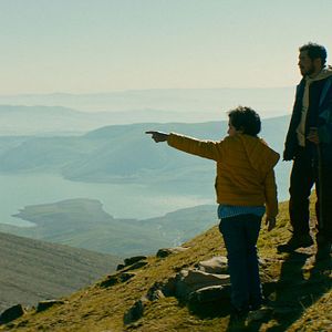 Bilder  Behind the Mountains