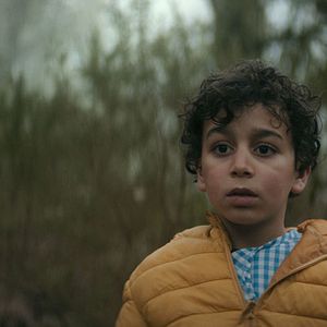 Bilder  Behind the Mountains