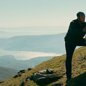 Bilder  Behind the Mountains